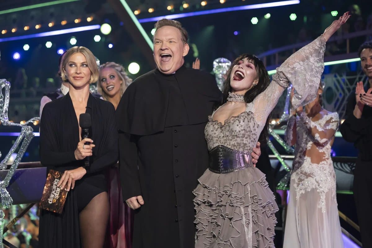 DWTS Halloween Night: Jen Affleck & Jan Ravnik Eliminated as Cheryl Burke Returns