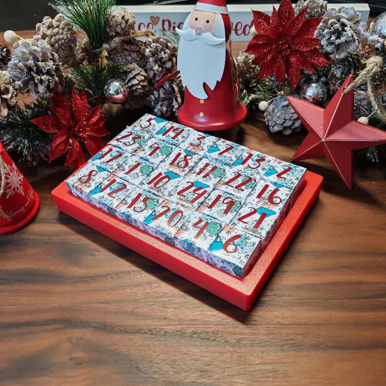 2025 RPG Dice Advent Calendar & Reusable Dice Tray Gift Set - Image 4